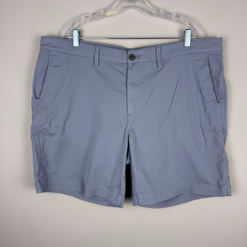 LL Bean Standard Fit Gray Shorts Mens 42W Casual